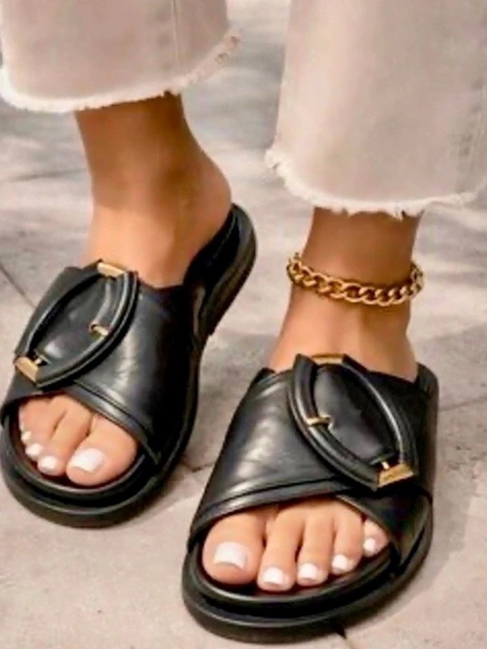 Banana Republic Women's Black Flat Slide Sandals Like New